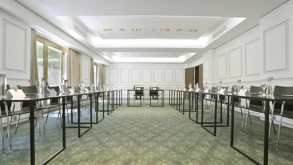 Avani Avenida Liberdade Lisbon Hotel 4*,